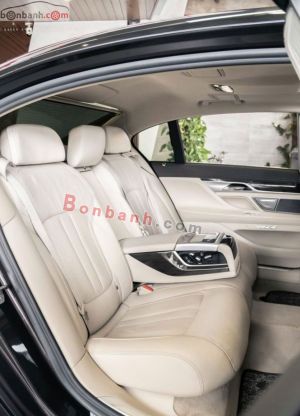 Xe BMW 7 Series 740Li 2018