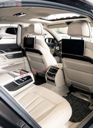 Xe BMW 7 Series 740Li 2018