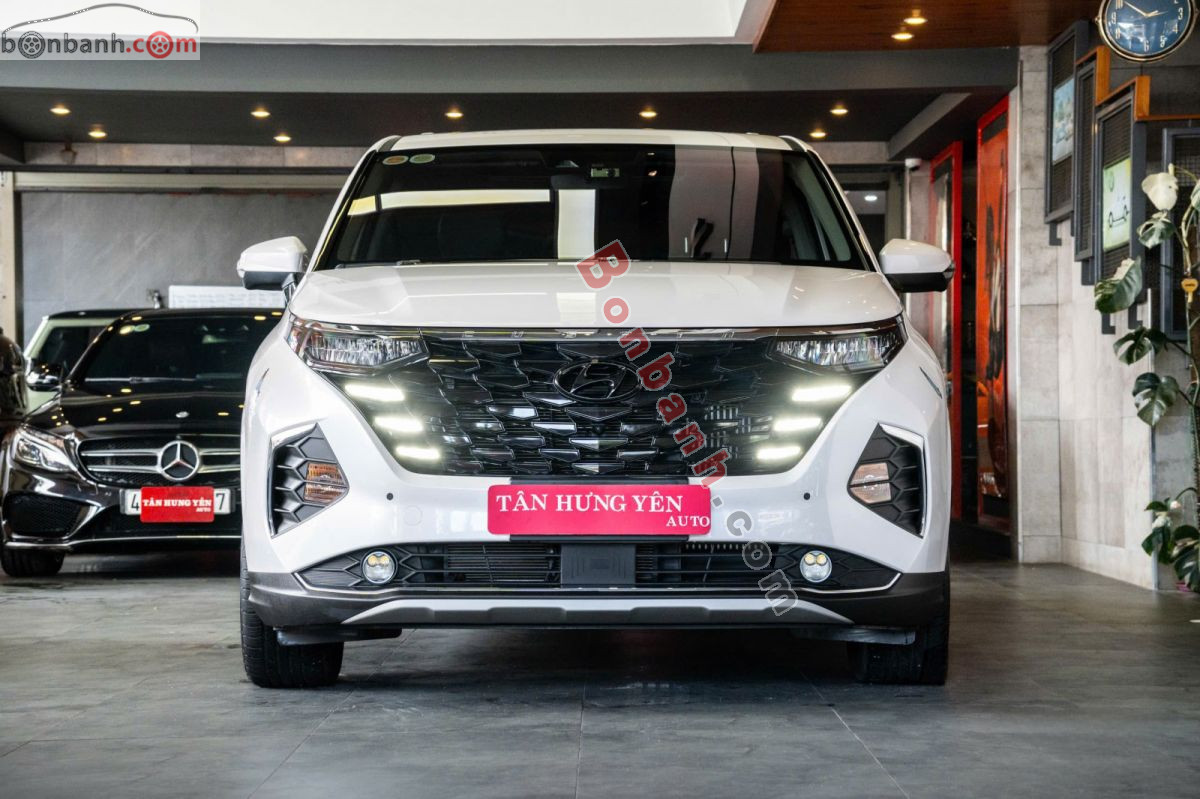 Hyundai Custin Cao Cấp 2.0T 2025