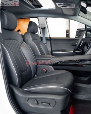 Xe Hyundai Custin Cao Cấp 2.0T 2025