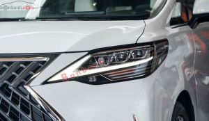 Xe Lexus LM 350 2021