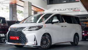 Xe Lexus LM 350 2021