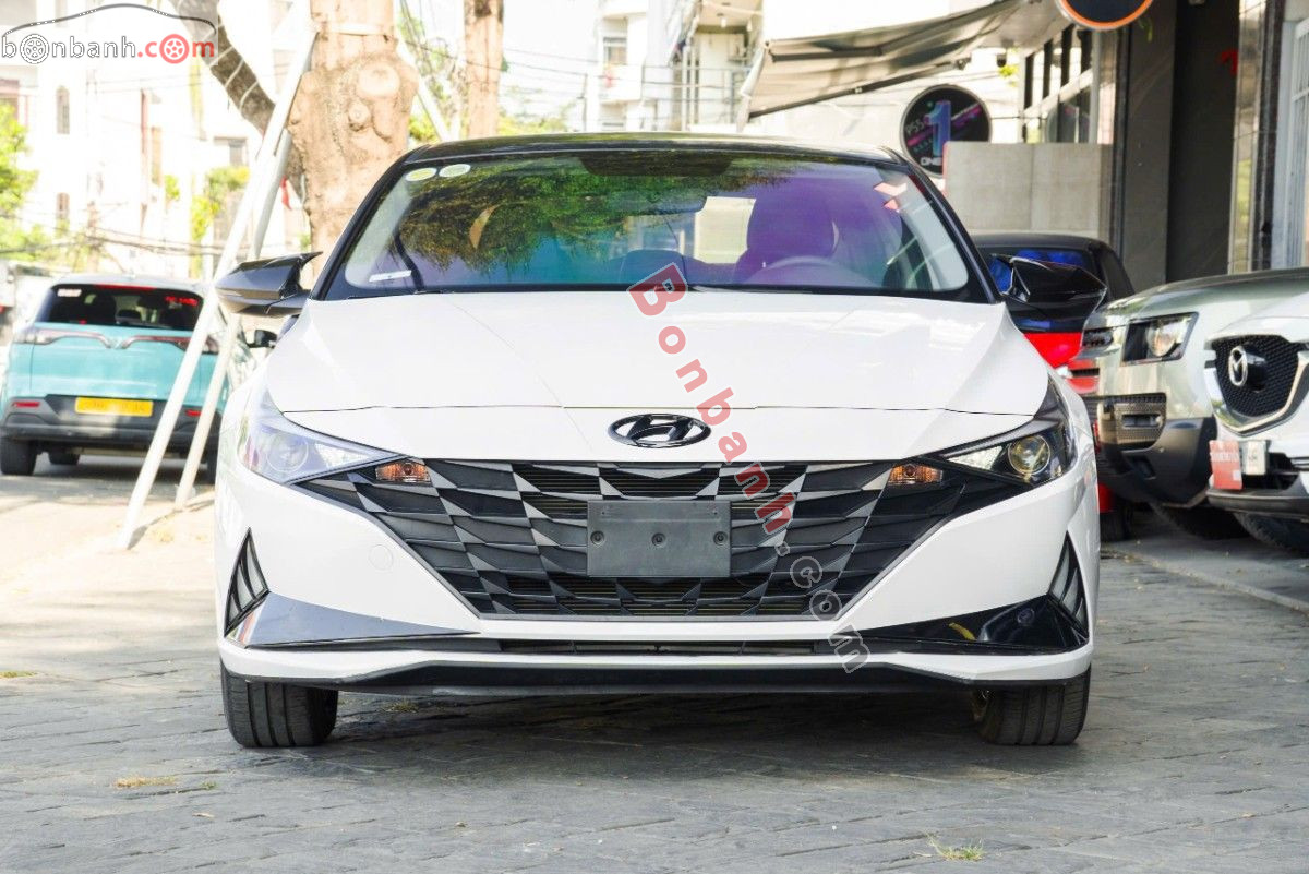 Hyundai Elantra 1.6 AT Tiêu chuẩn 2024