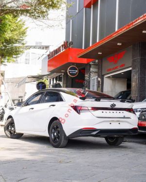 Xe Hyundai Elantra 1.6 AT Tiêu chuẩn 2024